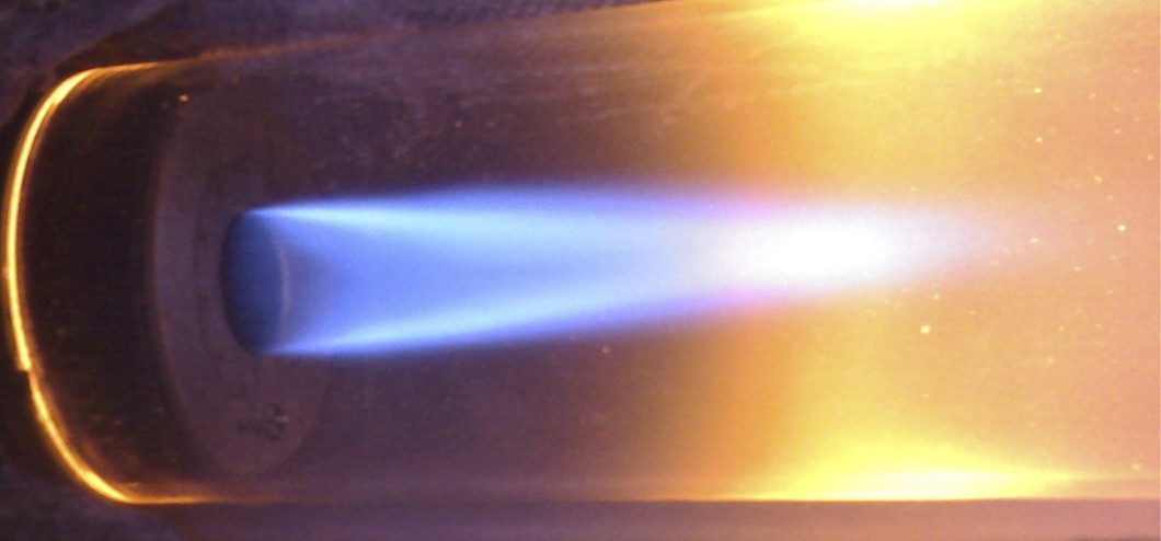 This is how one sees the flame with the naked eye … (Source: PSI)