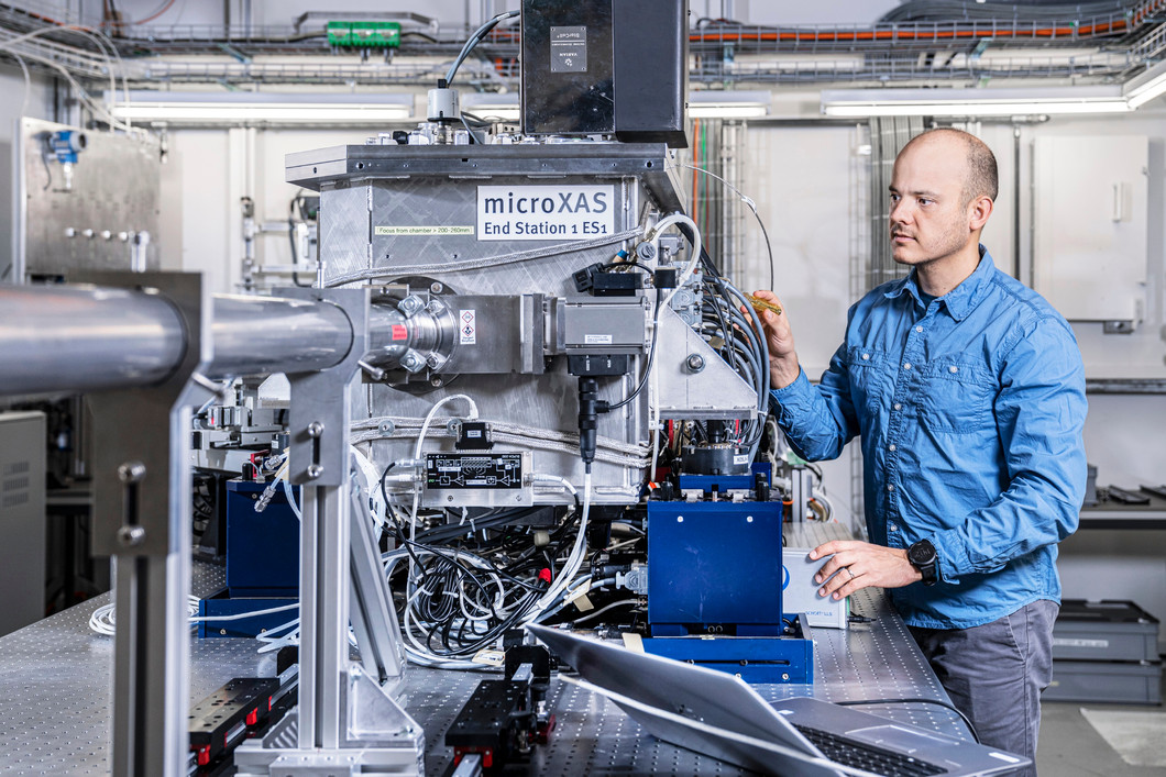 Dario Sanchez is a scientist at the microXAS beamline of the Swiss Light Source SLS at PSI.