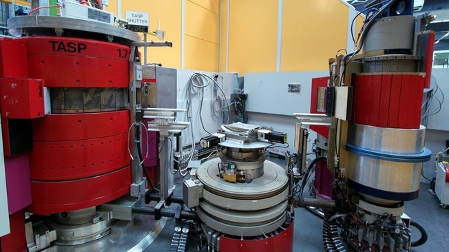 The neutron spectrometer TASP used in this study ©PSI