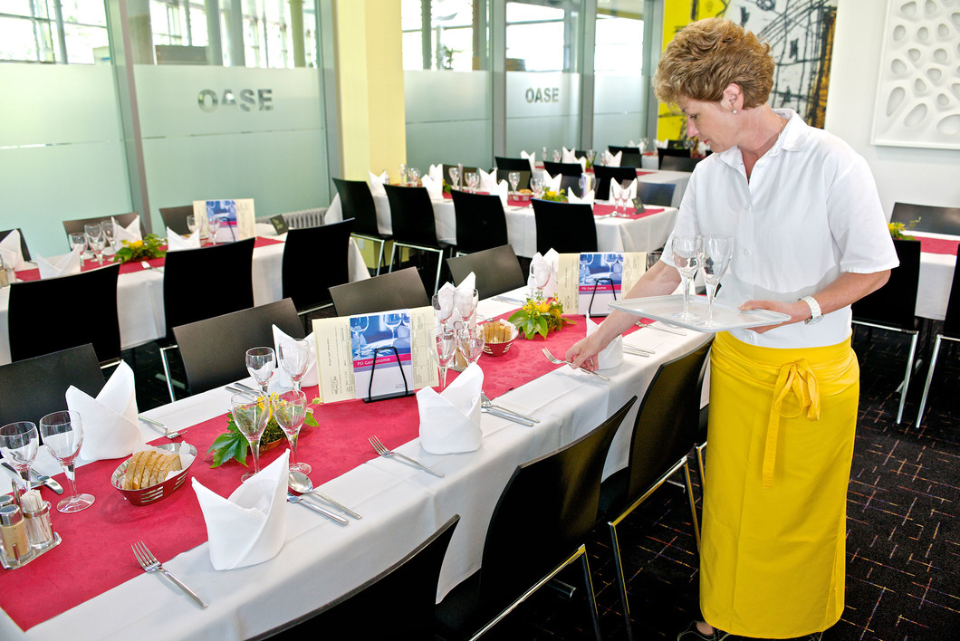 Section with seated service in the Oase Restaurant