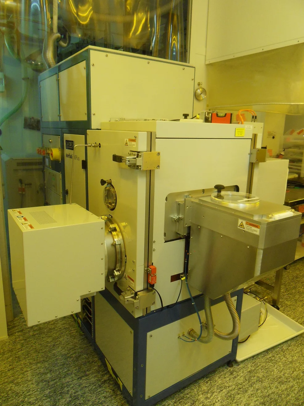 Oxford IonFab300 Ion Miller