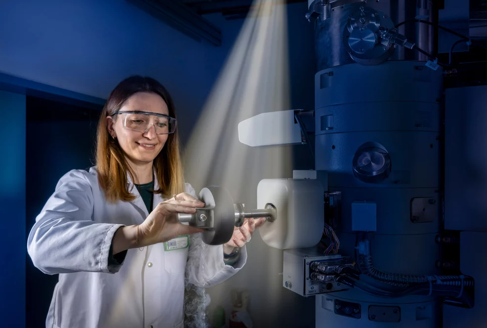 Wissenschaftlerin Emiliya Poghosyan ist Expertin für Kryo-Elektronenmikroskopie am PSI.