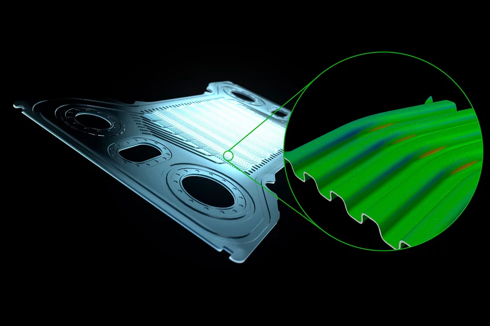 The experimentally generated three-dimensional synchrotron computed tomography image of the bipolar plate was matched against theoretical blueprints to create a target-performance comparison, which makes the deviations (blue and red) directly visible.