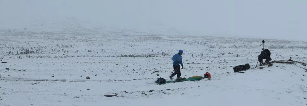 Andrea and André are setting up the air sampling equipment for the BioAir project