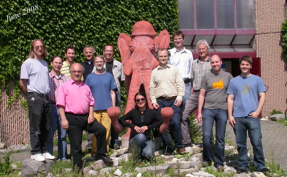 UCNPhysicsGroupJune2008s.JPG