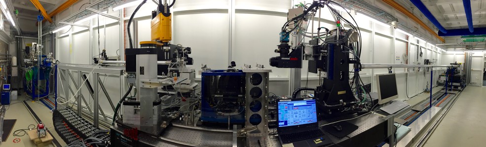 The TOMCAT nanoscope: a hard X-ray full field energy tunable TXM