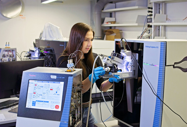 PhD student, Dina Schuster in the mass spectrometry laboratory. 