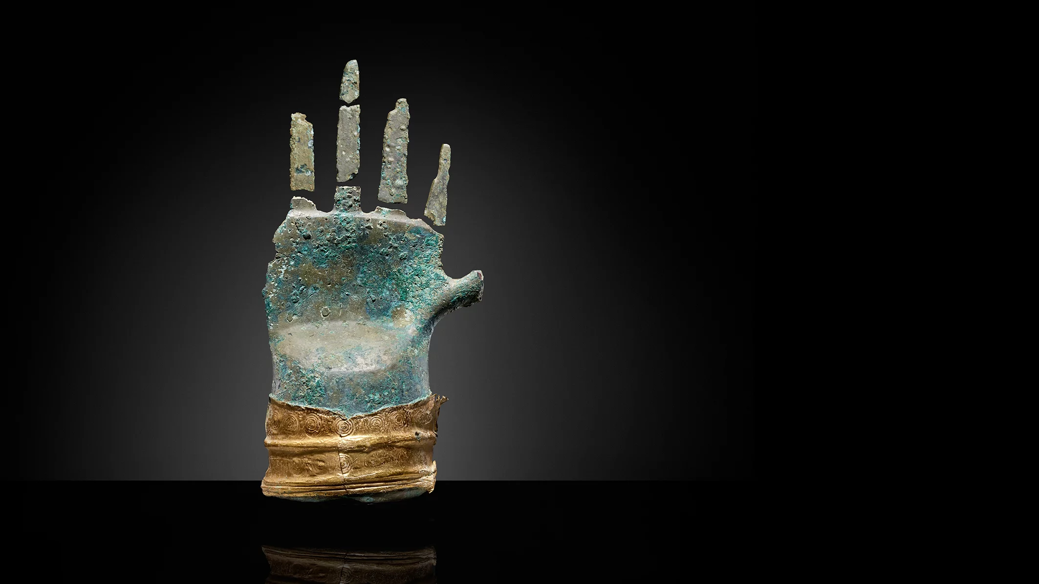 Broze Hand