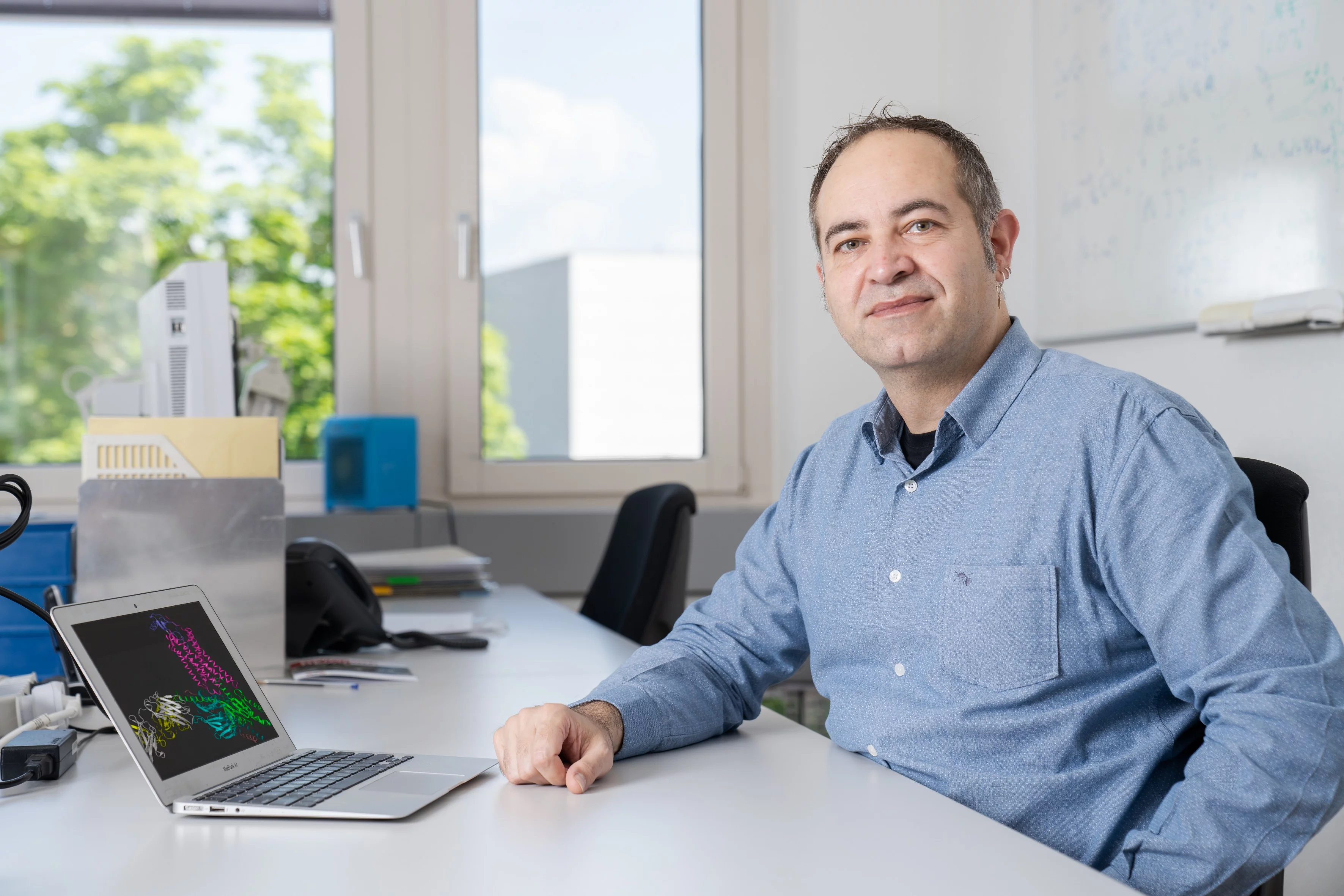 As part of a research consortium, PSI’s Xavier Deupi elucidated the activation mechanism of the CCR5 receptor in immune cells.