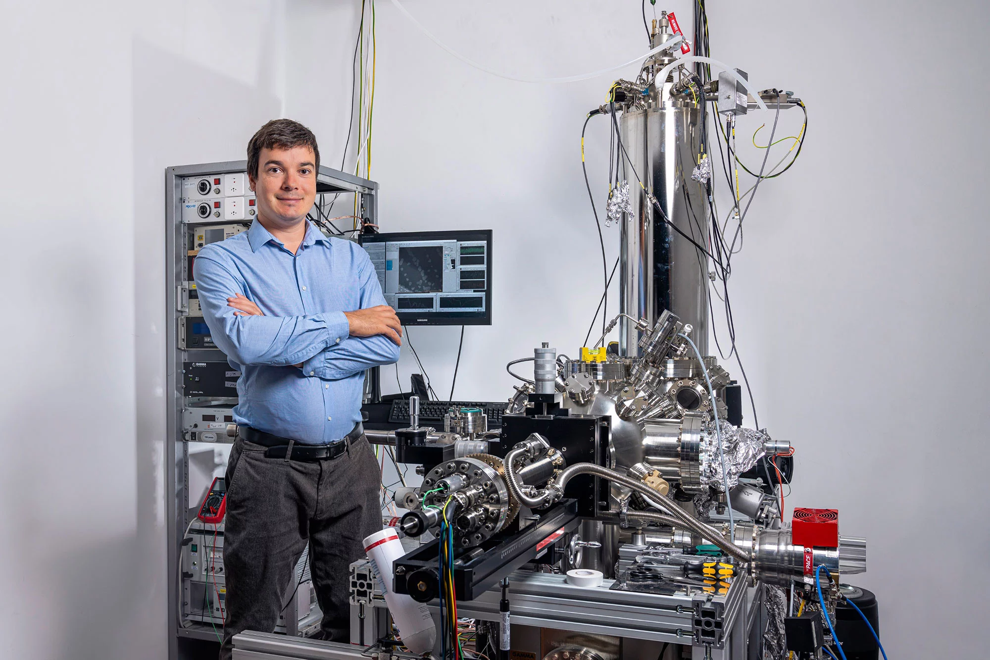 Christian Wäckerlin is currently a researcher at PSI and also Assistant Professor of Physics at EPFL in Lausanne.