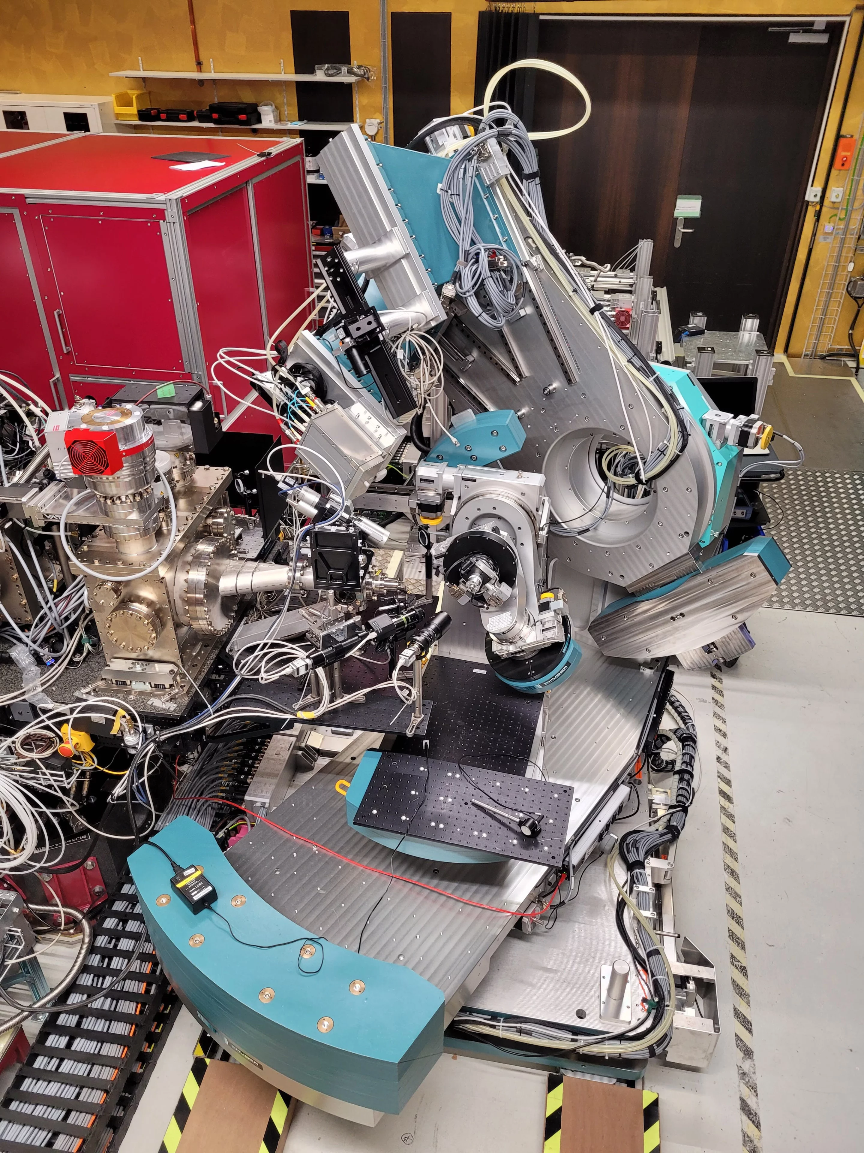 Bernina Surface Diffractometer