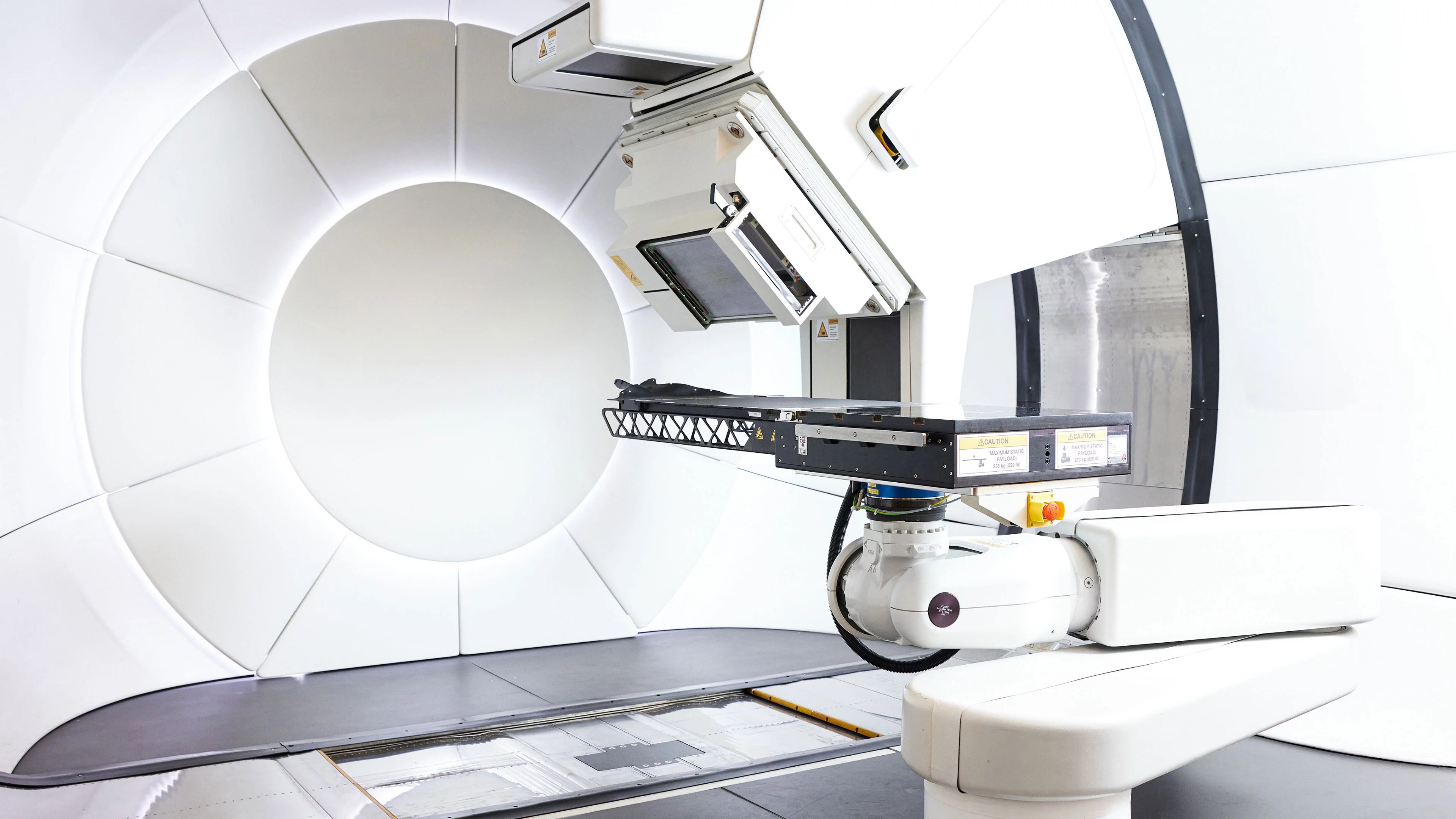 Gantry 3 am Zentrum für Protonentherapie des PSI. Mithilfe dieser drehbaren Behandlungsapparatur werden Krebskranke mit Protonen bestrahlt, um Tumore zu zerstören.