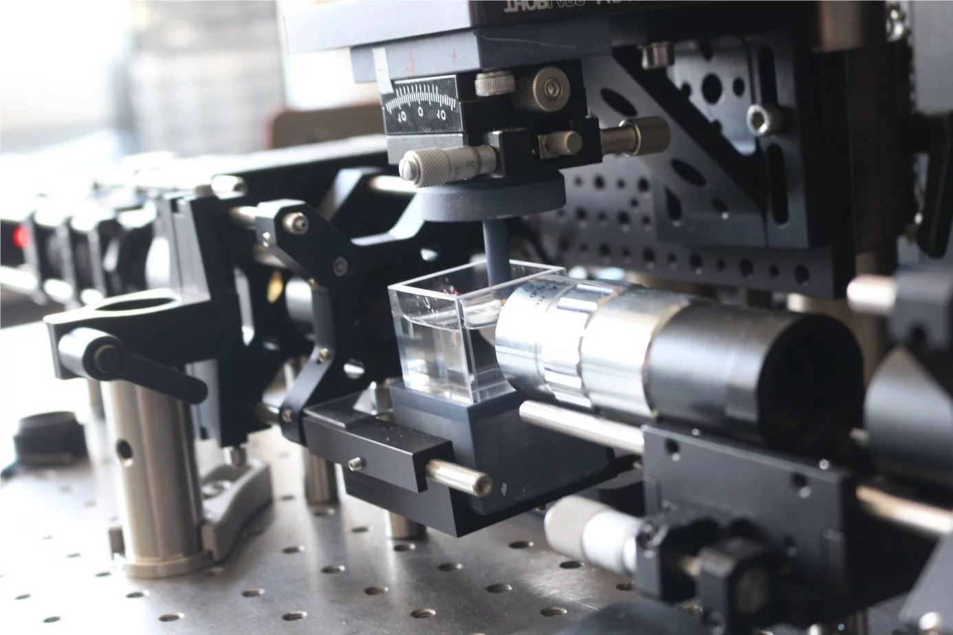 Close-up picture of the Tomographic Mueller Polarimetric Microscopy setup.