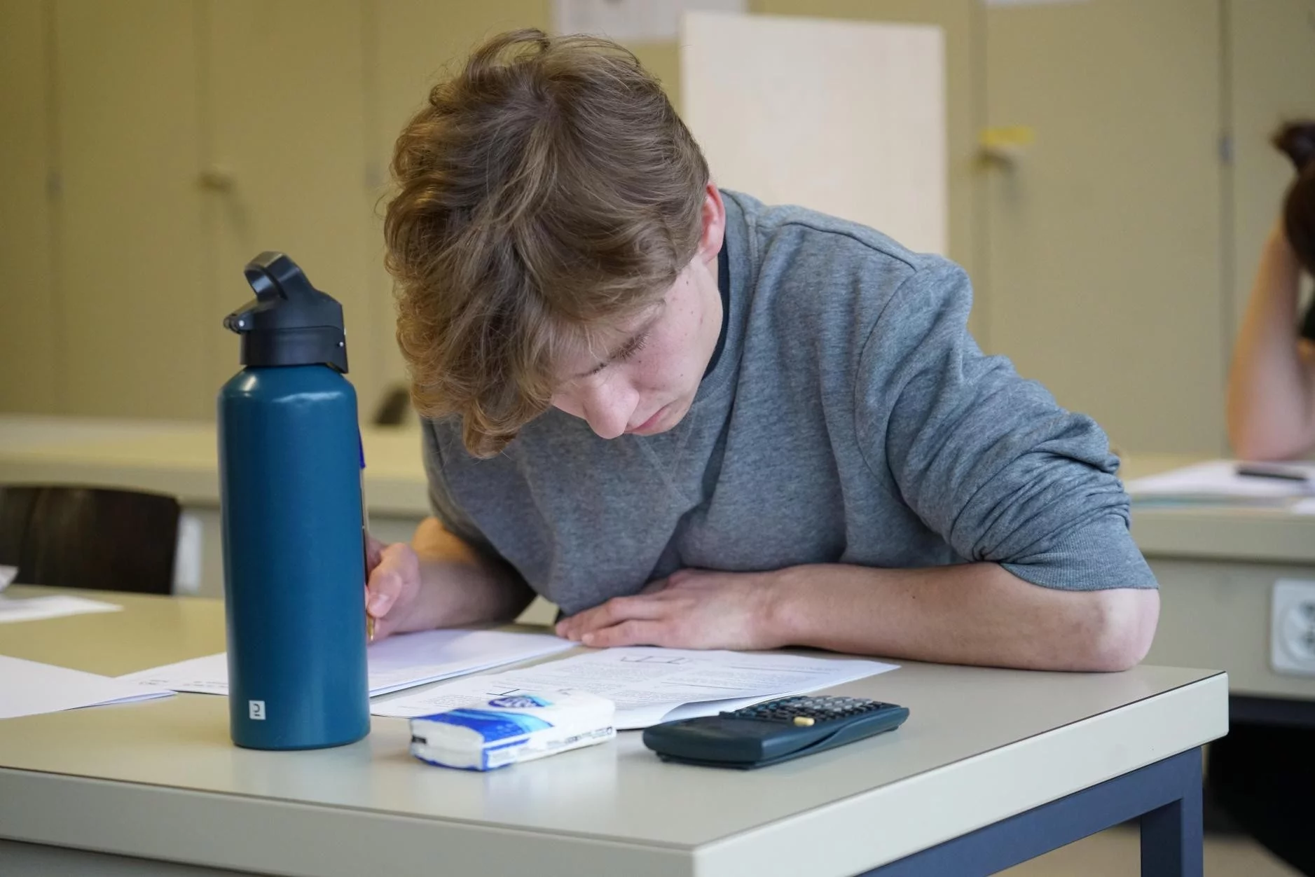 Ich (Diego) an der theoretischen Prüfung am Schweizer Final in Aarau.