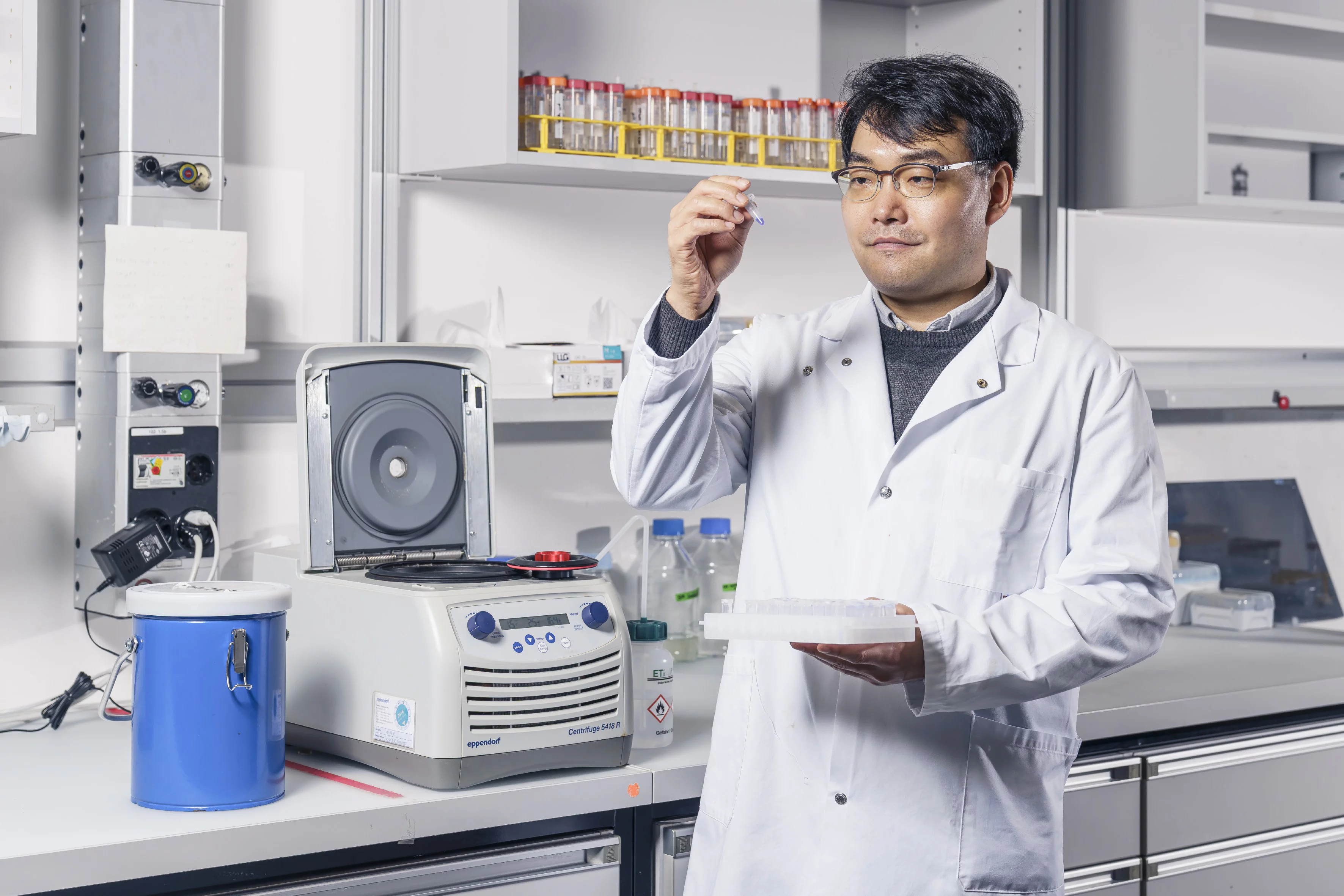 Le premier auteur Sung Choi a étudié comment la protéine de signalisation GEFH1 se lie de manière ciblée aux microtubules – un pas décisif vers une meilleure compréhension de la communication cellulaire.