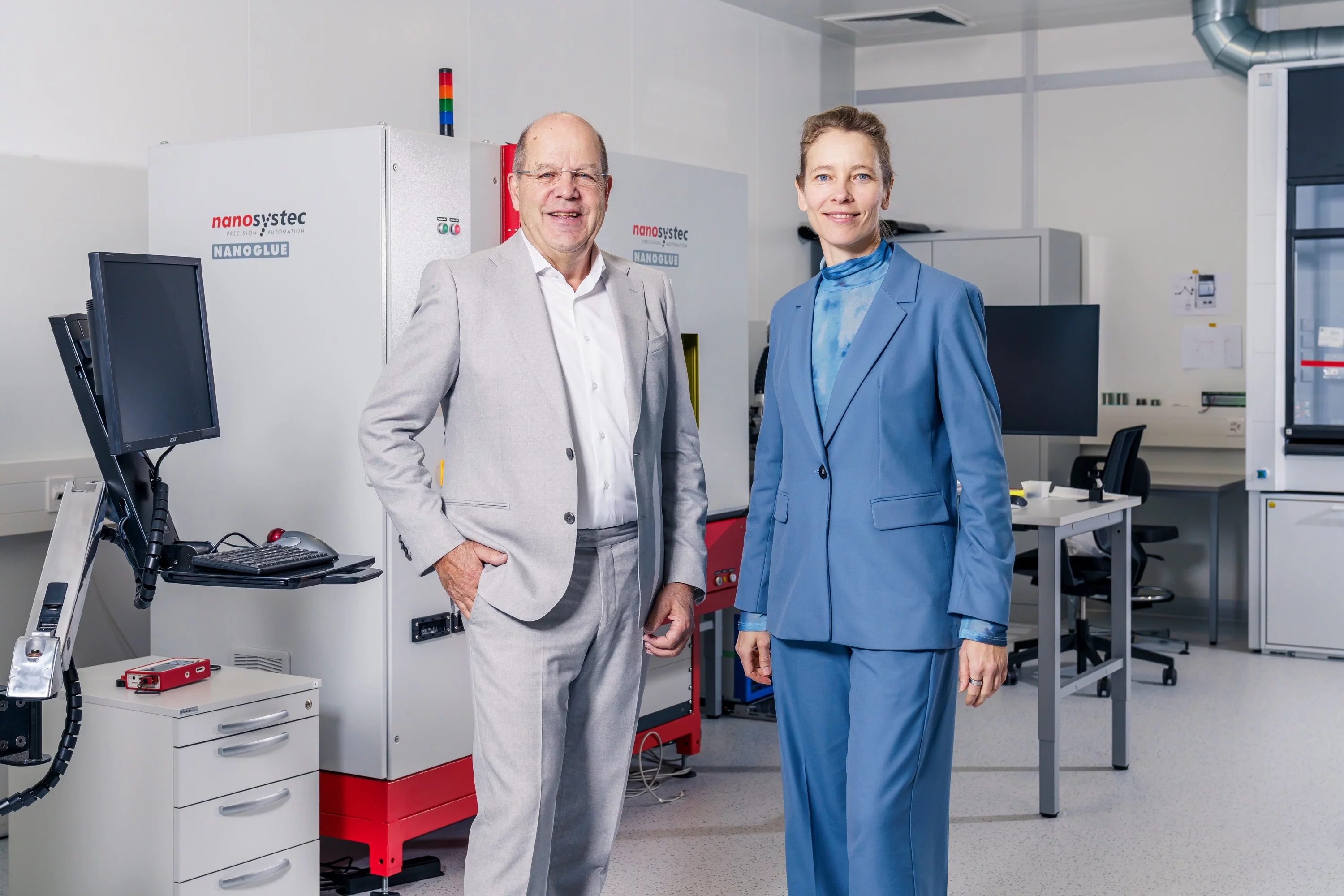 Christoph Harder, CEO von Swiss PIC, und Kirsten Moselund, Leiterin des Labors für Nano- und Quantentechnologien am Zentrum für Photonenforschung des PSI und Mitinitiatorin von Swiss PIC.