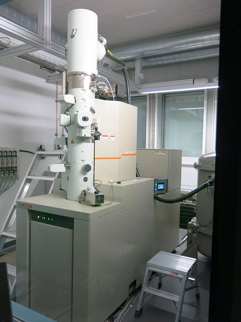 JEOL JEM 2200FS