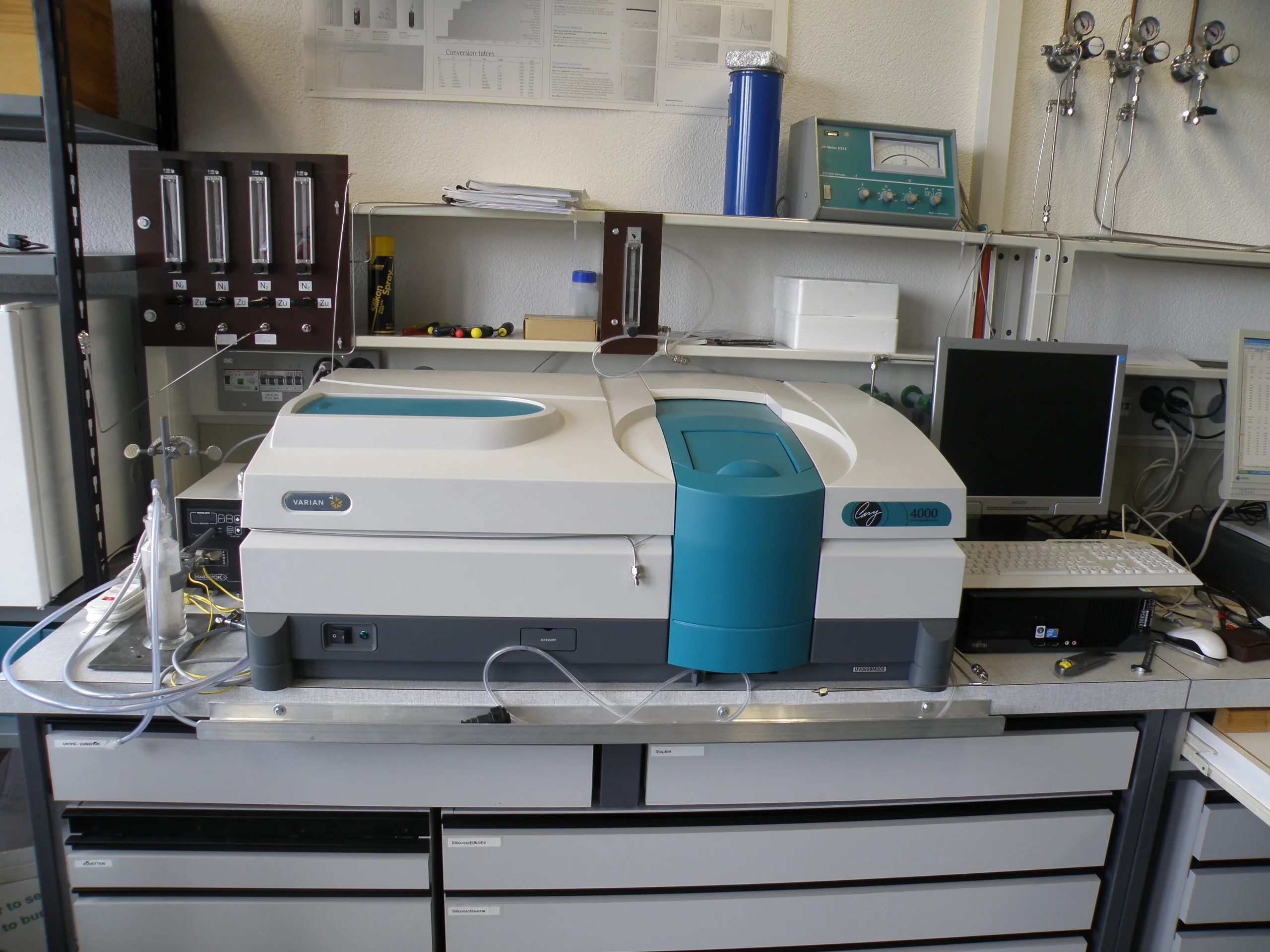 Varian UV/VIS spectrometer