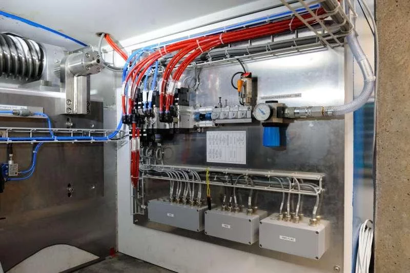 Electro-pneumatic installation