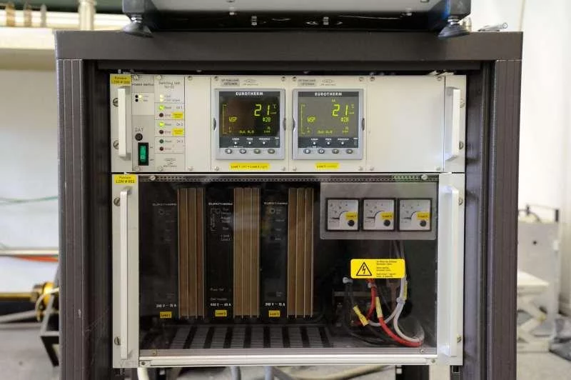 Heating system for crystal growing