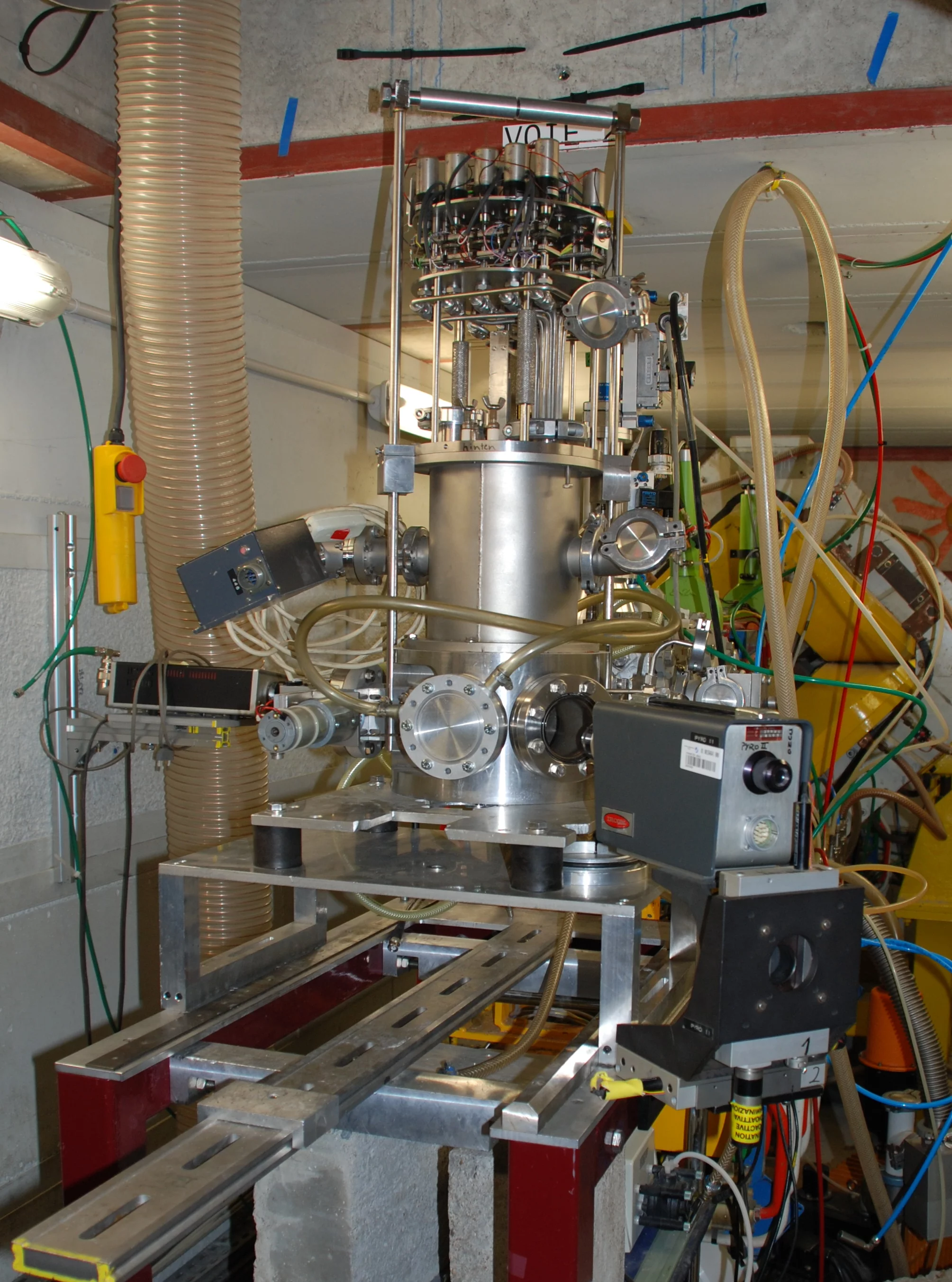 In-situ irradiation creep facility