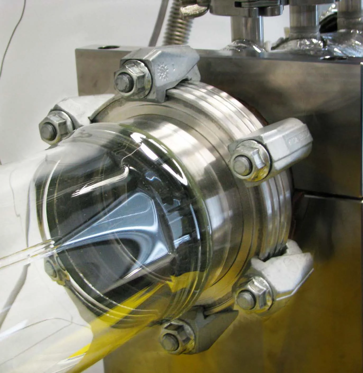 Hydrogenation equipment (vacuum glass flask to receive sample, before insertion into the furnace).