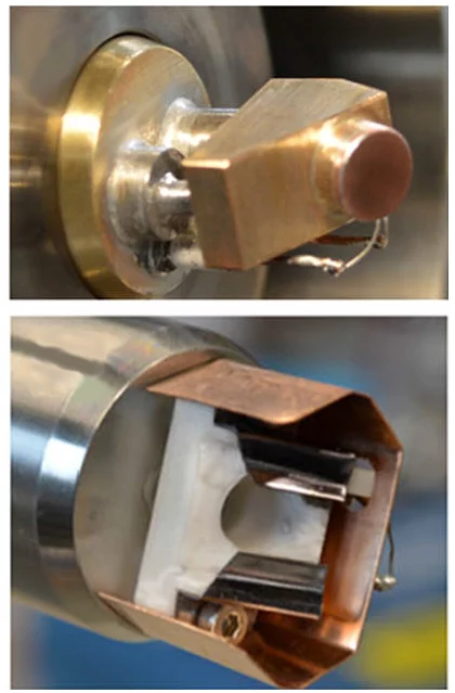 The two manipulator available: cryo-holder and heated sample holder.