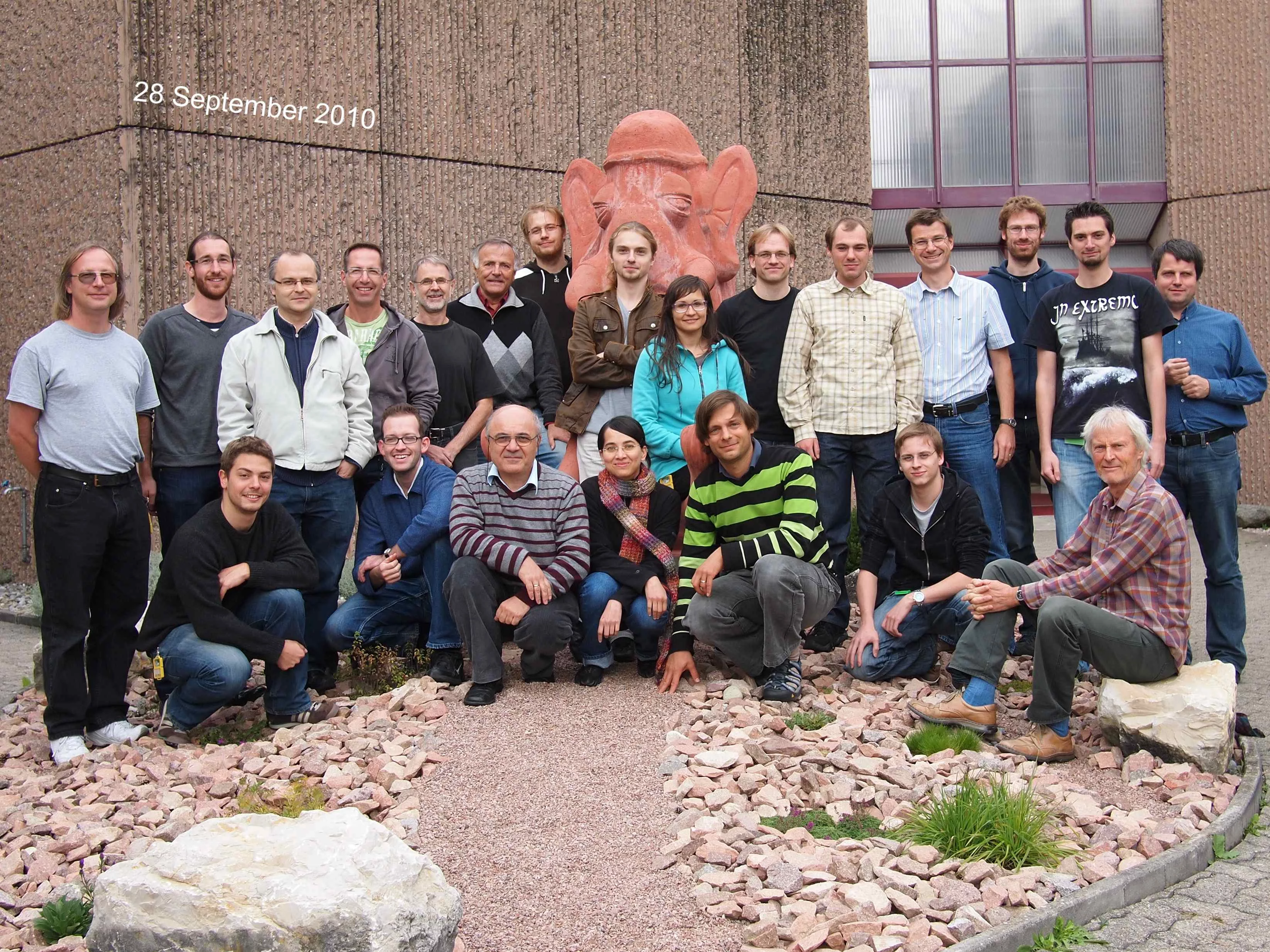 ucn phys group 28-09-2010.jpg