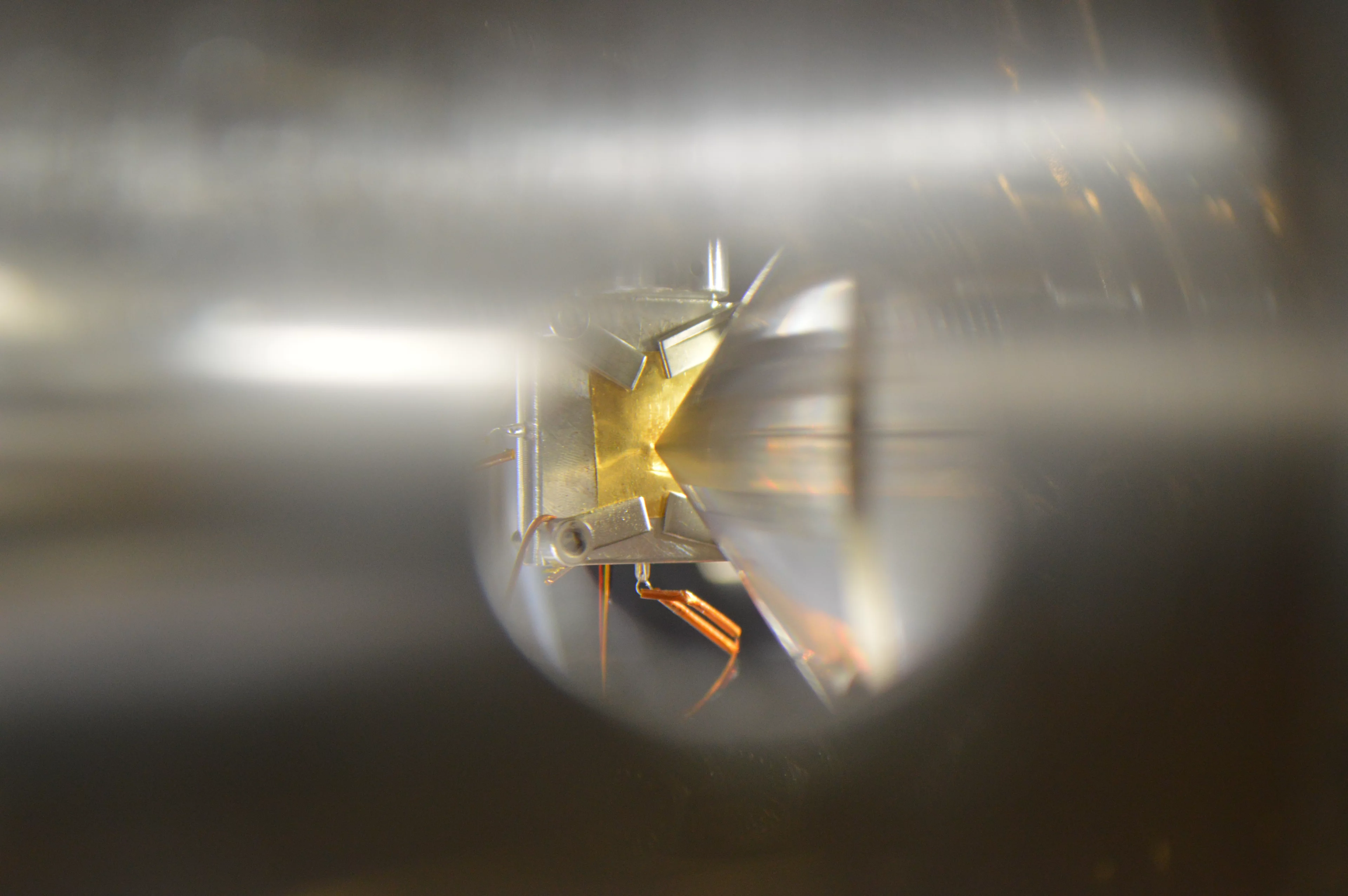 Gold Foil with a solid sample at near-ambient pressure in the  Near Ambient Pressure Photoelectron Spectroscopy (NAPP) set-up.