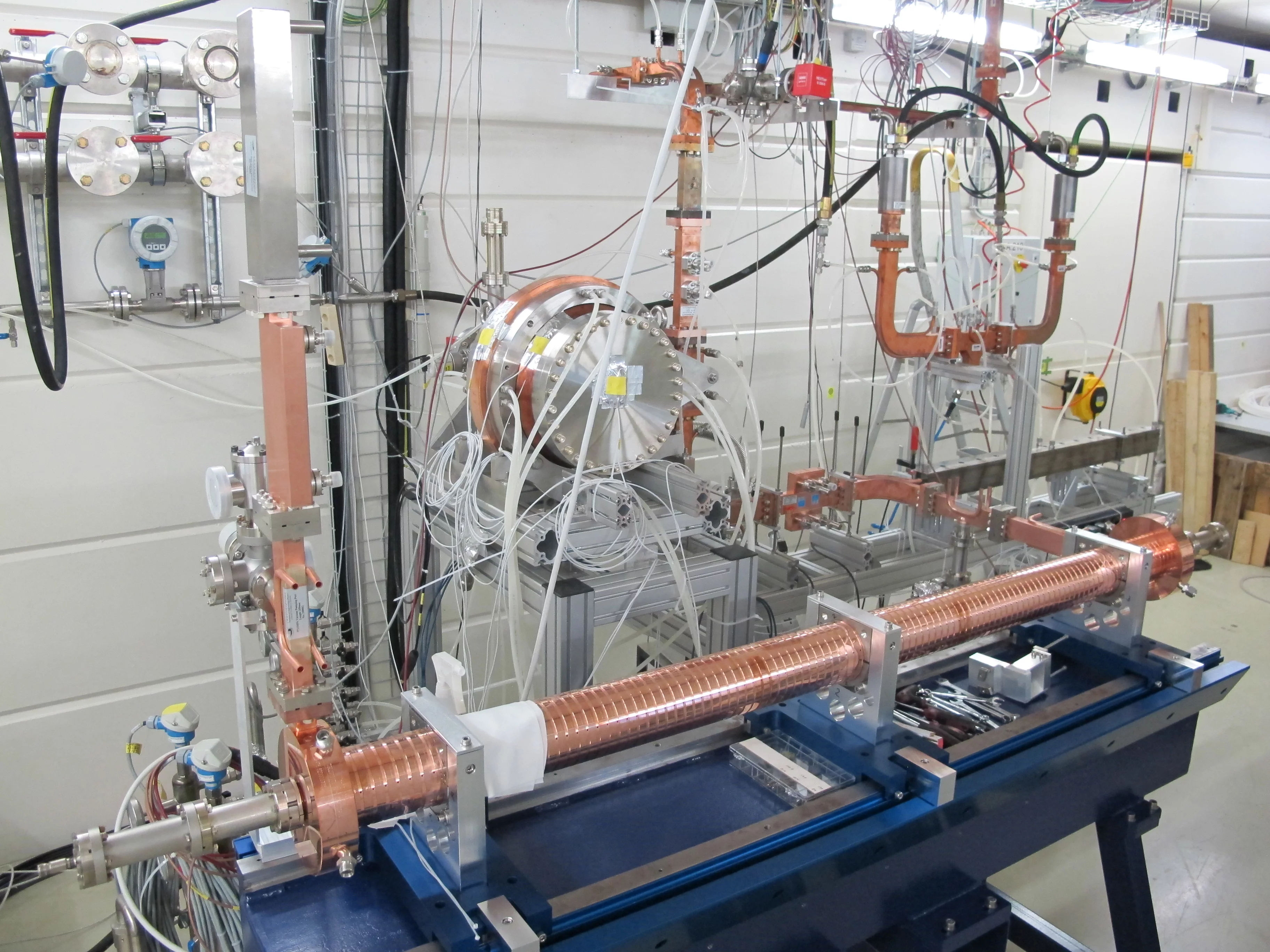The cavity is subjected to extremely rigorous tests on the high-performance test bench.