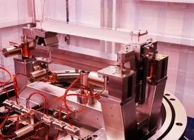 Fused silica mirror with Pt, Rh and no coating