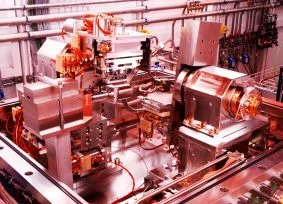 fixed exit Si(111) double crystal monochromator