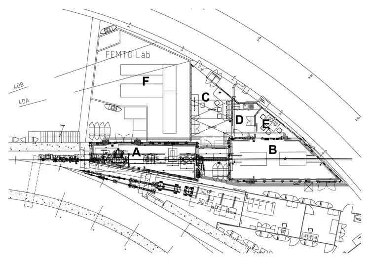 Figure 1: Installation of microXAS mirror tank.
