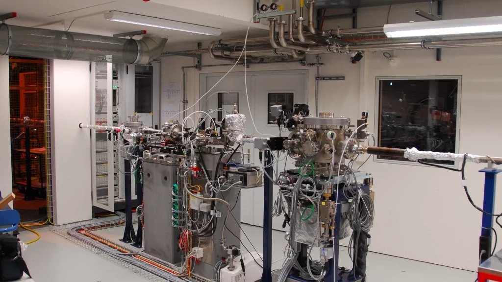 Refocusing section inside the lab hutch
