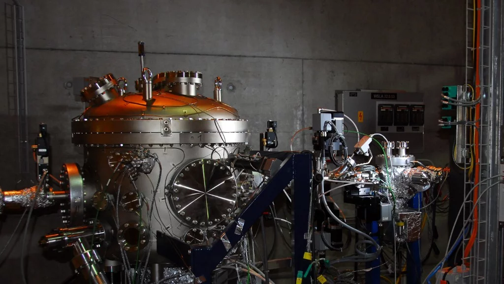 Monochromator chamber in the optics area