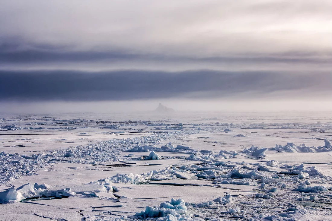 Nuages au-dessus de l'Arctique 