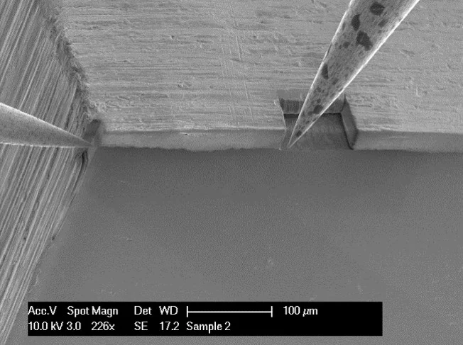 Zr oxide layer resistivity