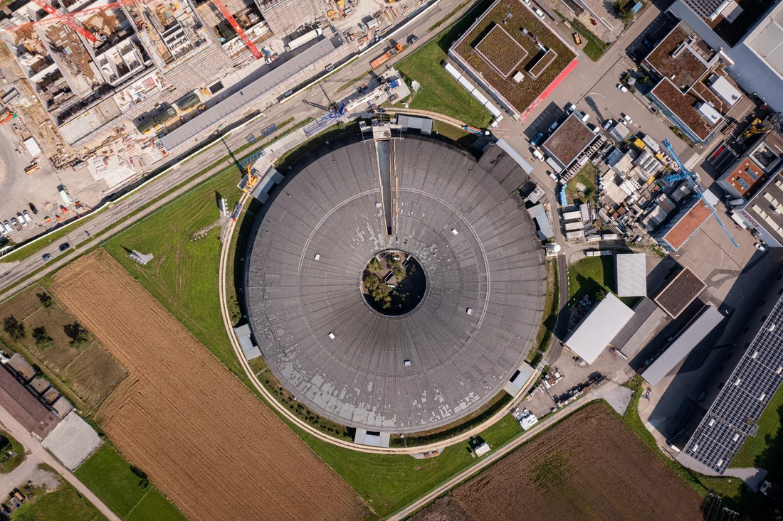 Ein Segment des SLS-Hallendachs wurde entfernt. 