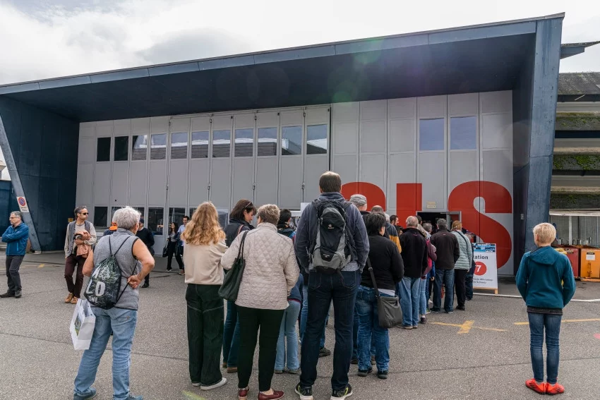 Anstehen für die nächste Grossforschungsanlage – die Synchrotron Lichtquelle Schweiz SLS.