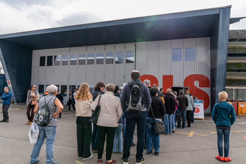Queuing up for the next large research facility – the Swiss Light Source SLS.