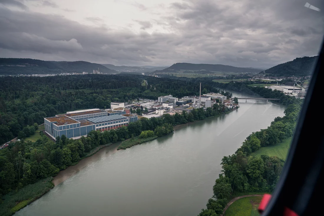 Zum heutigen Messgebiet gehört auch das Schweizer Zwischenlager für radioaktive Abfälle ZWILAG in Würenlingen an der Aare – im Hintergrund ist der PSI-Campus erkennbar.