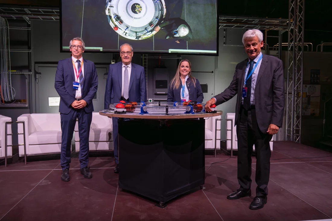 PSI-Direktor Christian Rüegg, Bundesrat Guy Parmelin, Aargauer Regierungsrätin Martina Bircher sowie Projektleiter SLS 2.0 Hans Braun (von links nach rechts) bei der Eröffnungszeremonie der Synchrotron Lichtquelle Schweiz SLS. 