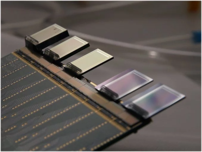 Picture of a MYTHEN module wirebonded to silicons ensors of various thickness for test purposes (300, 400, 500, 1000, 2000 um).