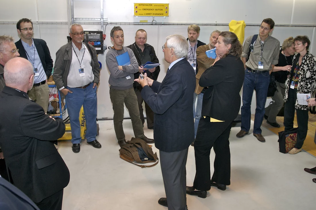 Eros Pedroni erläutert Gantry 2: die neue PSI Maschine zur Behandlung von Krebserkrankungen mit Protonenstrahlen.