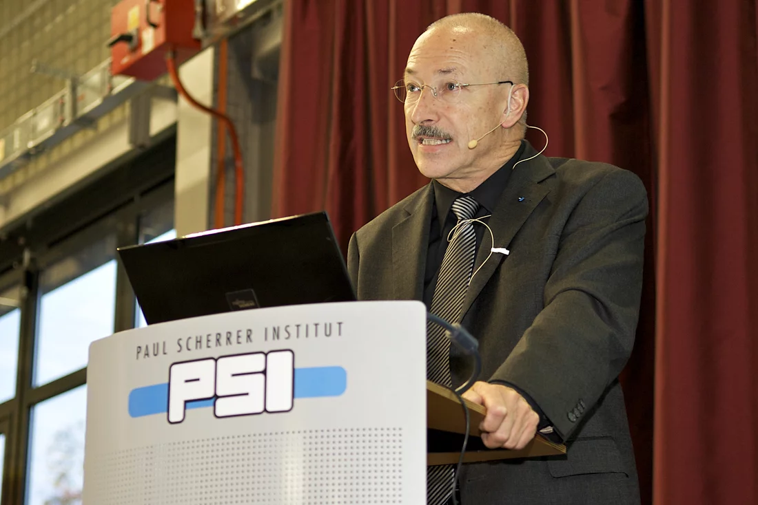 Regierungsrat Rainer Huber spricht das Grusswort des Kantons Aargau.