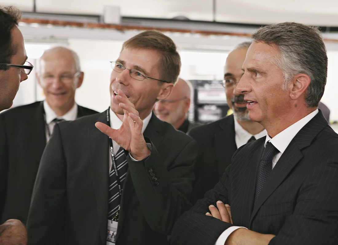 PSI-Direktor Joël Mesot im Gespräch mit Bundesrat Didier Burkhalter.
