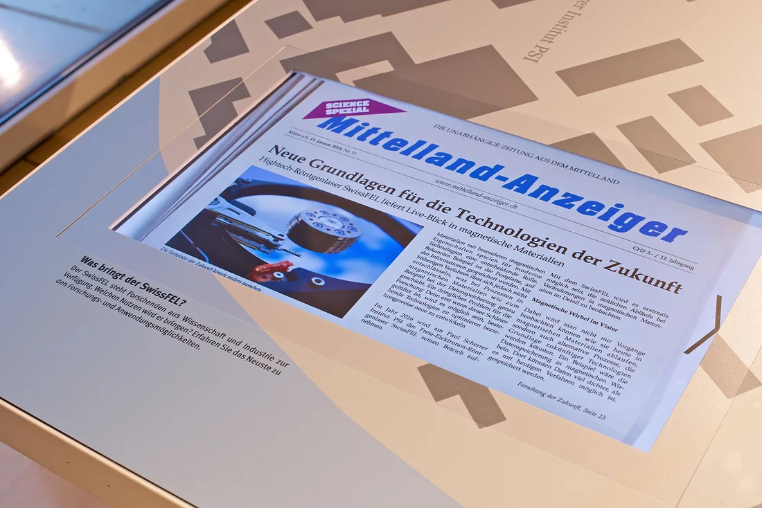 Eine fiktive Medienschau zeigt das Neuste zu den Forschungs- und Anwendungsmöglichkeiten. Foto: Markus Fischer/PSI.