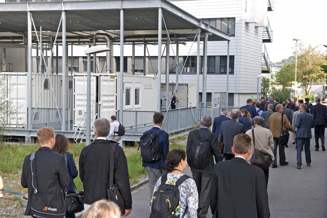 Die ESI-Plattform wird den Medien und rund 150 Vertretern aus Politik, Industrie und Wissenschaft vorgestellt. (Bild: Paul Scherrer Institut/Markus Fischer)
