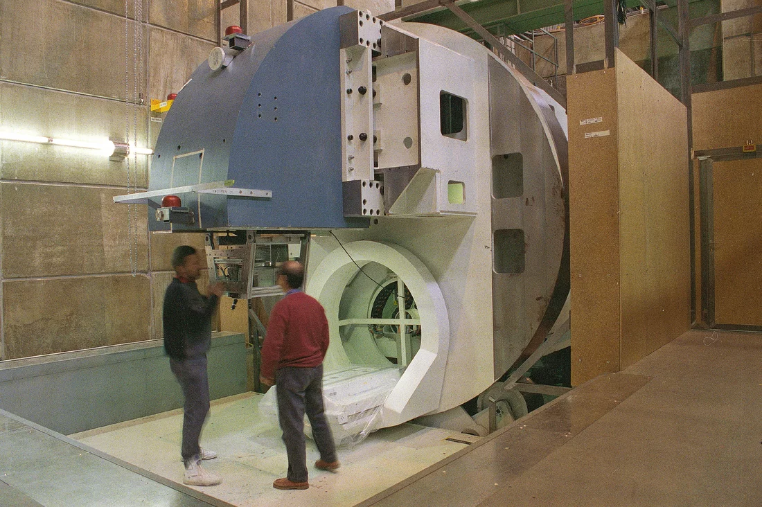 Gantry 1 under construction. Photo from the year 1994. (Source: Archive of the Paul Scherrer Institute)