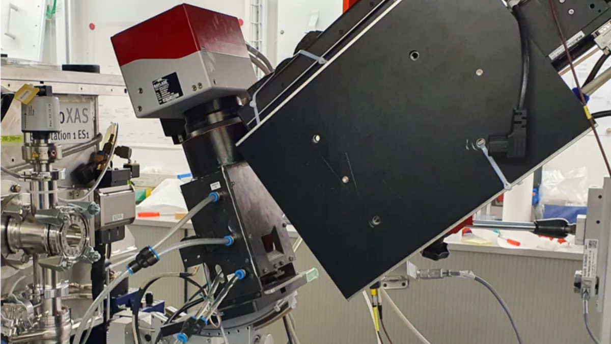 Laser powder bed fusion device